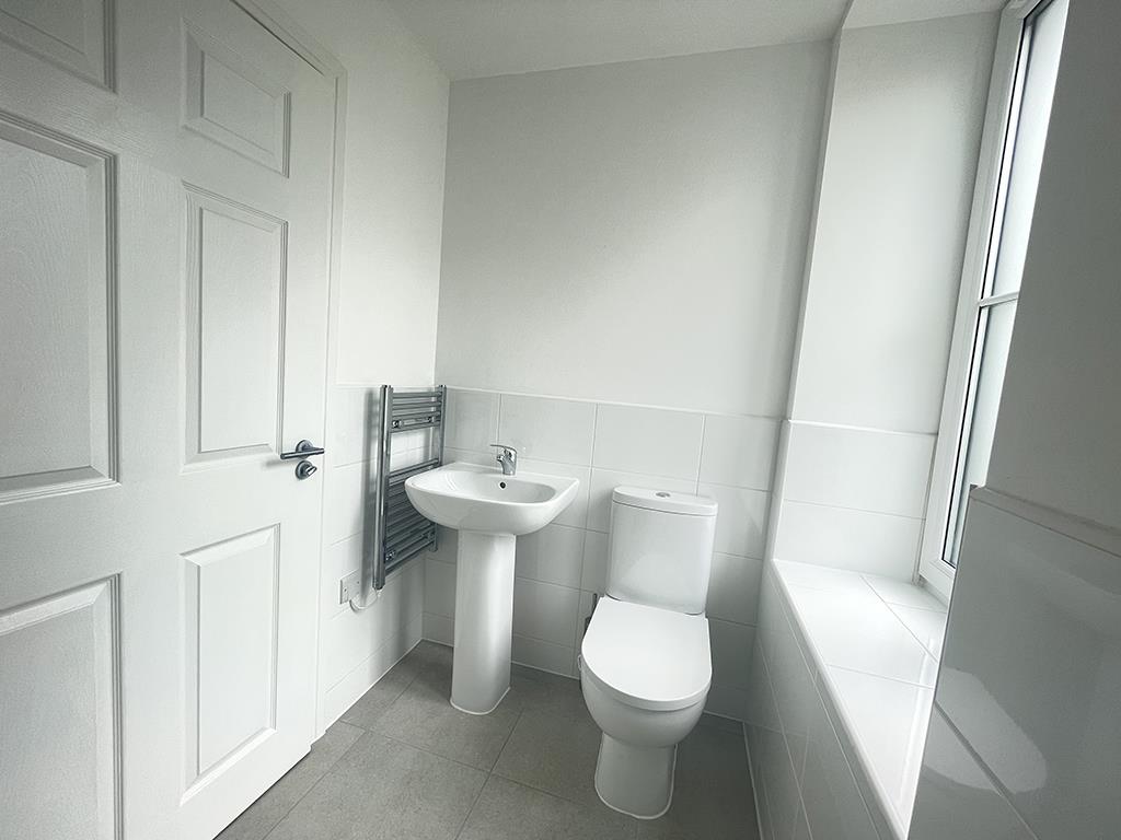 2 bedroom apartment To Let in Earby - Shower Room